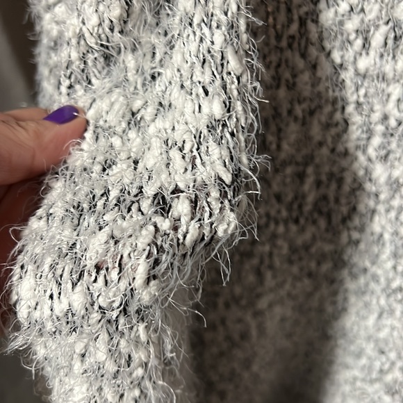 Mudd sweater. - Picture 2 of 4